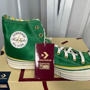 BRAND NEW GREEN CONVERSE HIGHTOPS